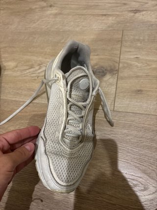 Zapatillas Nike Blancas y Grises