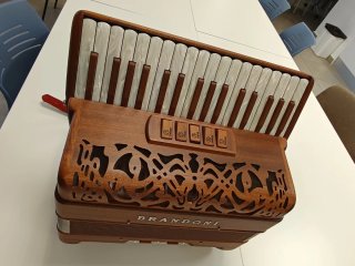 Acordeón BRANDONI madera