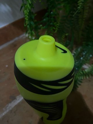 Botella Deportiva Nike Verde Neón
