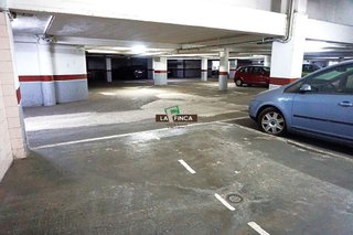 Garaje en venta en Milán - Pumarín - Teatinos en Oviedo