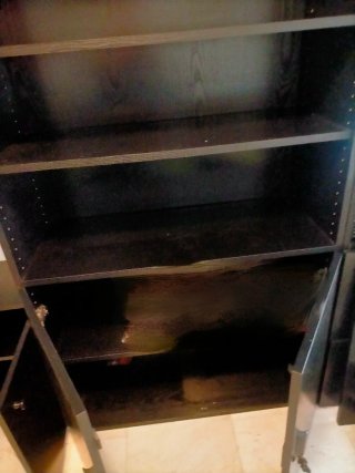 2 Estanterías Negras con Mueble Inferior