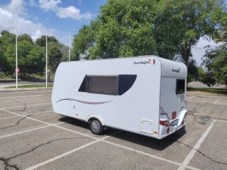 Caravana Sunlight con toldo