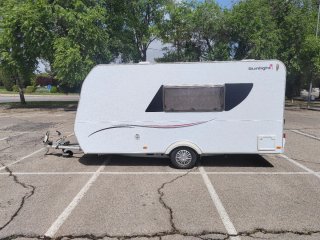 Caravana Sunlight con toldo