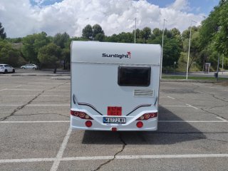 Caravana Sunlight con toldo