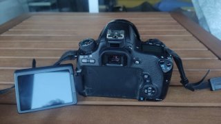 Cámara Canon EOS 760D + Accesorios