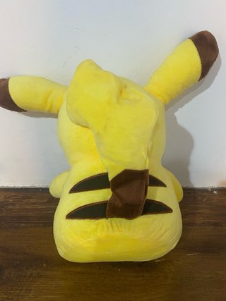 Peluche Pikachu