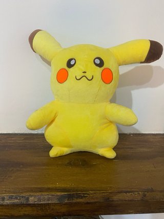 Peluche Pikachu