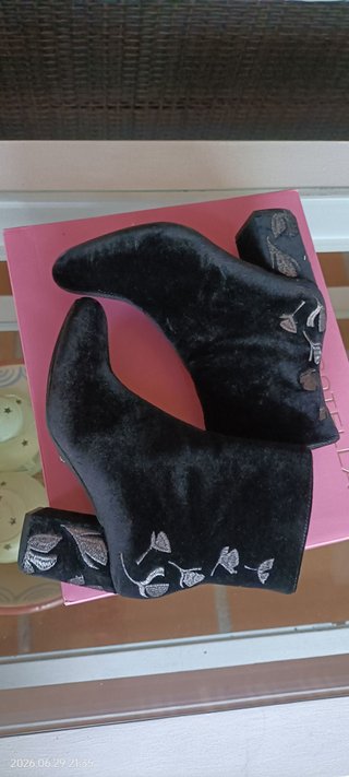 Botines negros Parfois talla 36
