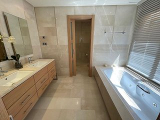 Piso en alquiler en Nagüeles Alto en Marbella