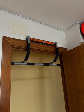 OPORTUNIDAD!!barra dominadas en casa, en la puerta