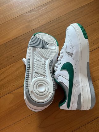 Nike Blancas y Verdes