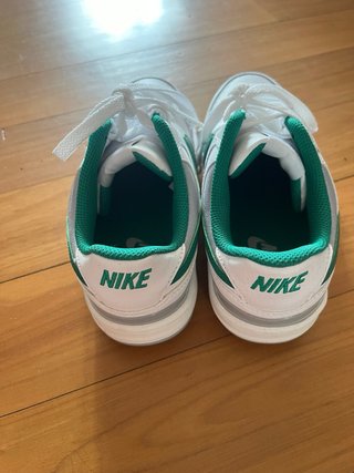 Nike Blancas y Verdes