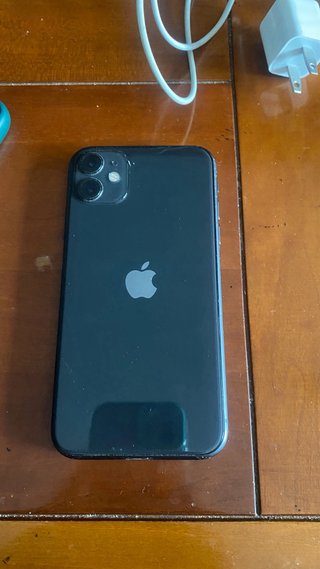 iPhone 11 64GB Negro 74% Batería