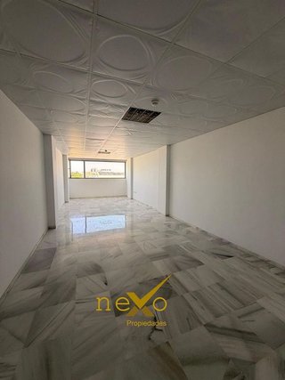 Oficina en venta en Carmona