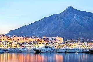 Terreno en venta en Nueva Andalucía centro en Marbella
