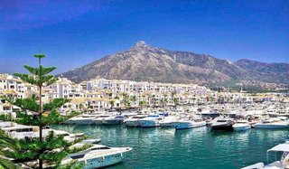 Terreno en venta en Nueva Andalucía centro en Marbella