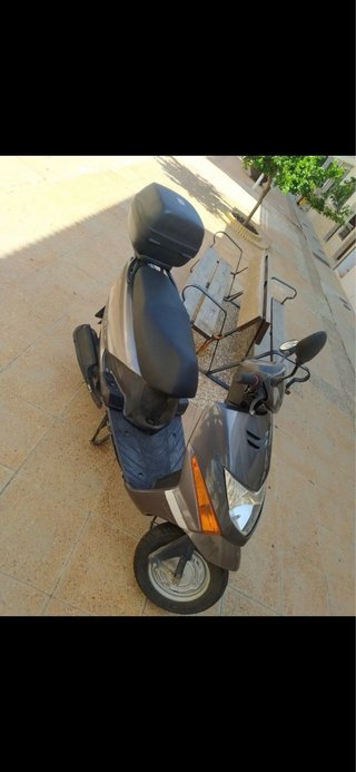 Honda Lead 110 Scooter Gris