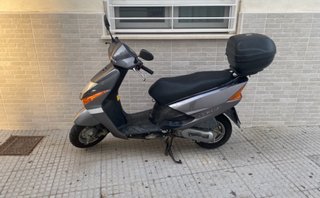 Honda Lead 110 Scooter Gris