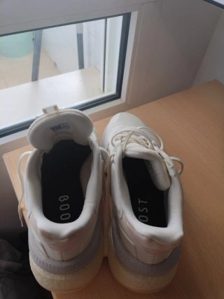 Zapatillas Adidas Beige y Blancas