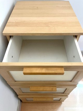 Mesita de noche Ikea 3 cajones