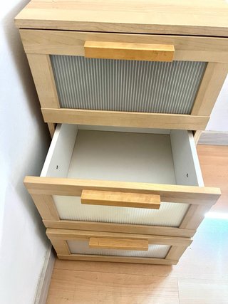 Mesita de noche Ikea 3 cajones