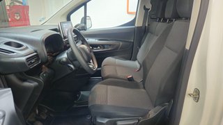 Citroen Berlingo 2022 larga, tres plazas