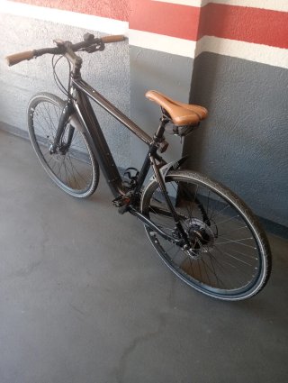 Bicicleta Eléctrica Momentum Negra
