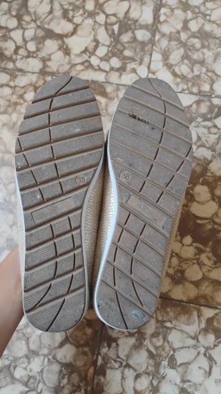 Mocasines dorados con flecos
