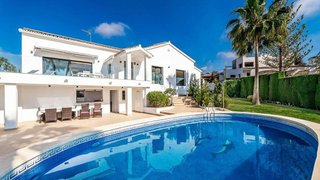 Chalet en alquiler en Elviria en Marbella