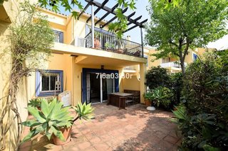 Casa adosada en venta en Puerto Banús en Marbella