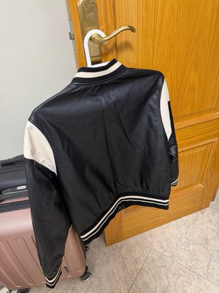 Chaqueta Bomber Zara Negra y Blanca