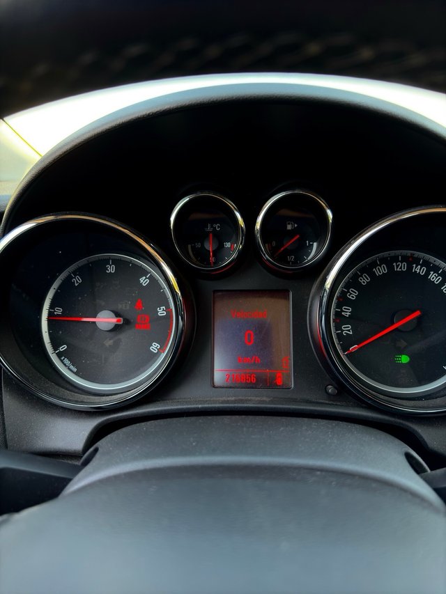 Opel Astra 2011