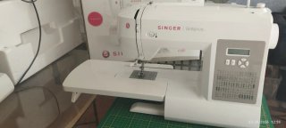 Máquina de coser Singer Brilliance + caja