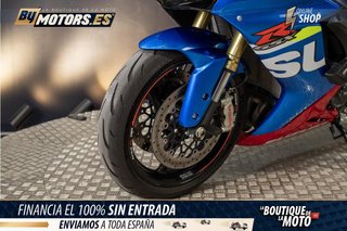 SUZUKI GSX-R750 *ESCAPE AKRAPOVIC*