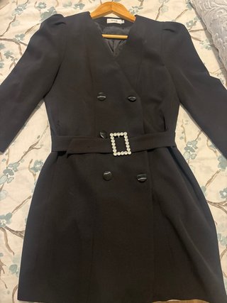 Vestido fiesta negro talla  Es una 40