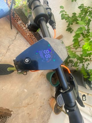 Patinete Eléctrico Verde y Naranja