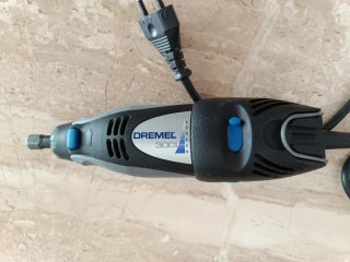 Dremel 300 con maletín y accesorios