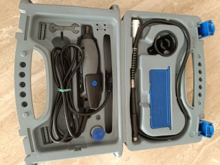 Dremel 300 con maletín y accesorios