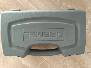 Dremel 300 con maletín y accesorios