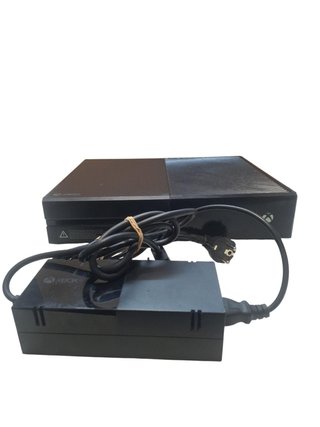 CONSOLA XBOX ONE MODELO 1540 380GB+CABLE ALIMENTACION