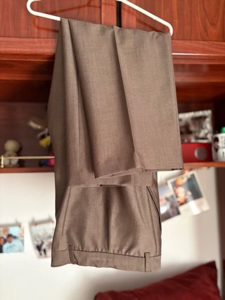 Traje chaqueta y pantalón beige