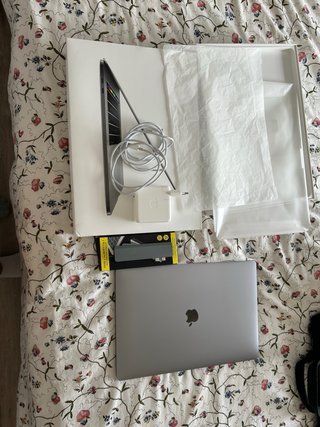 MacBook Pro Argento/Grigio Siderale 15 pollici i7/16 GB