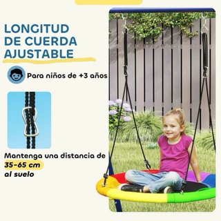Parque infantil con columpios y red