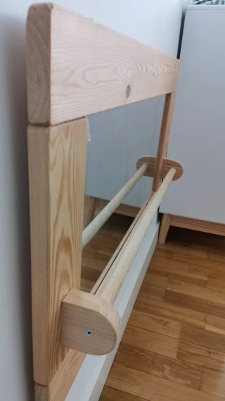 Espejo infantil de madera con barra