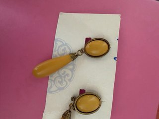 Pendientes lágrima flamenco mostaza
