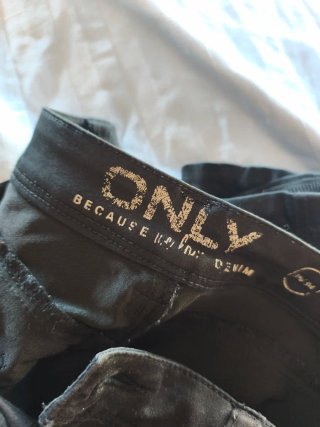 Pantalón negro Only