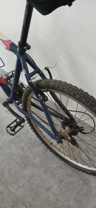 Bicicleta + Bomba de aire mano + Cubresillín