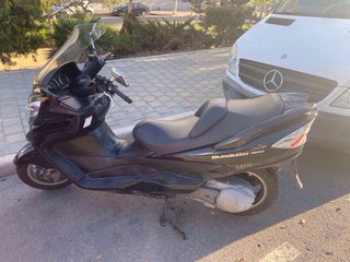 Suzuki Burgman 400 Negra