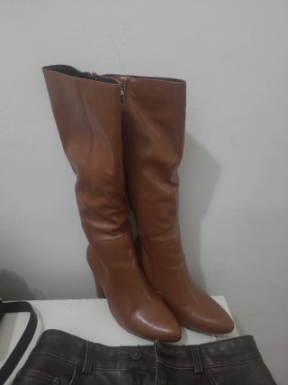 Falda talla M  y botas nuevas
