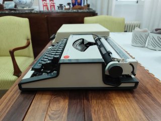 Máquina de escribir antigua